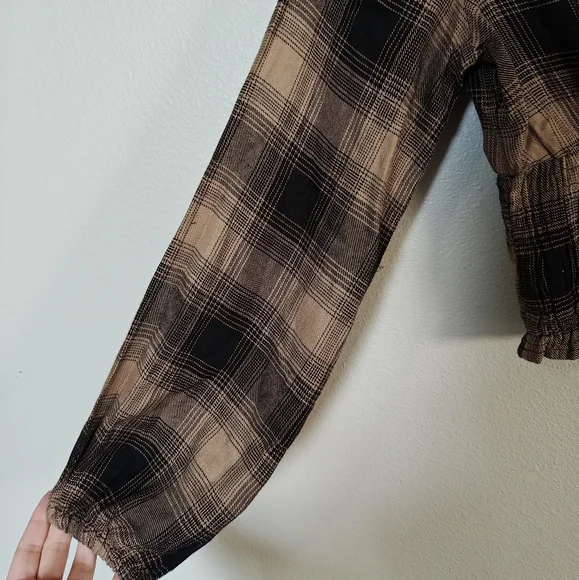 Sim & Sam Plaid Cropped Balloon Sleeve Top - Picture 2 of 6